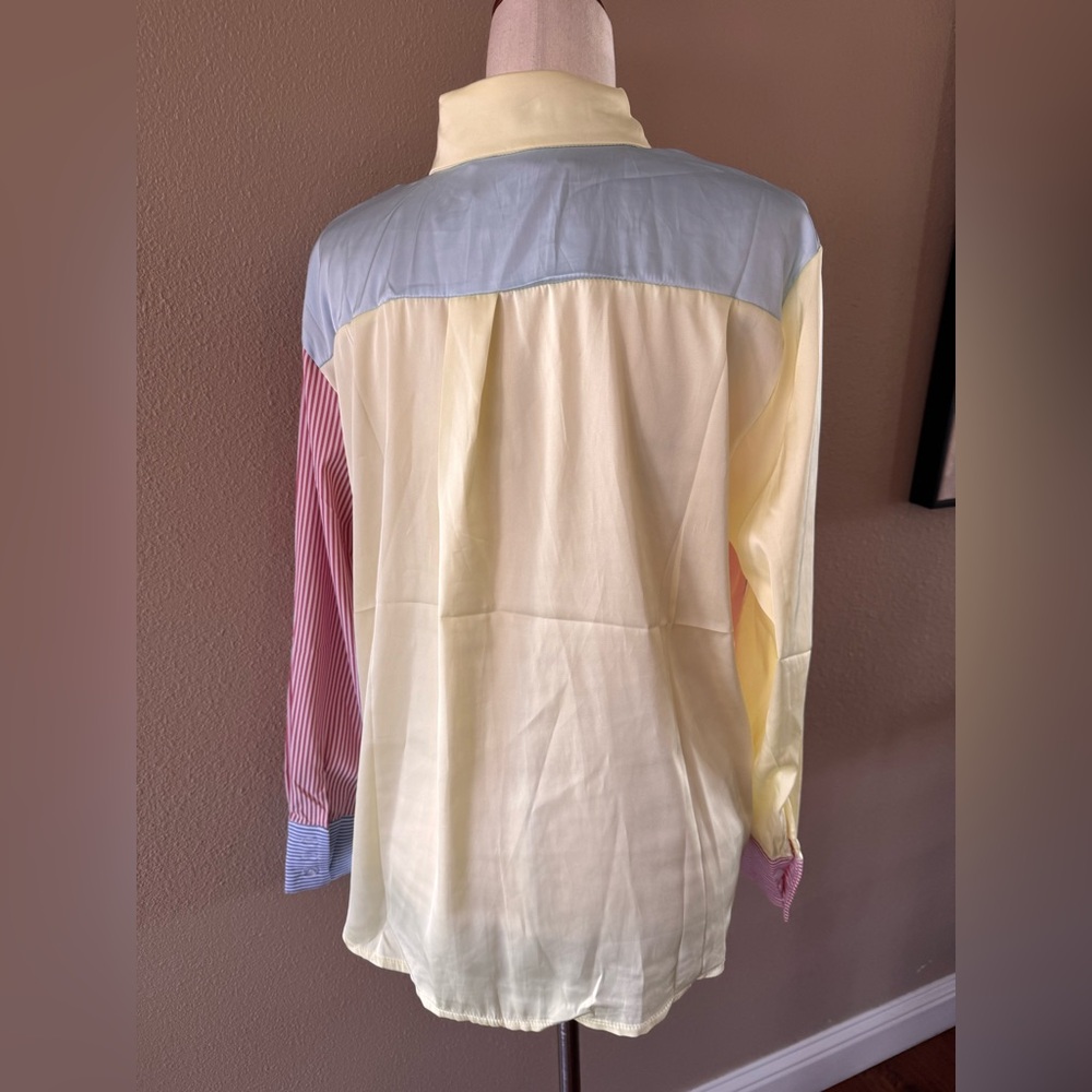 Colorblock Button-Up Blouse - Picture 10 of 10